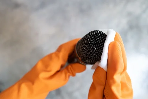 how to clean microphones